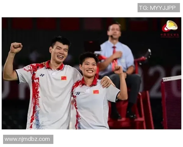 成都羽毛球队与南京羽毛球队赛后复盘分析意识碰撞与战术较量