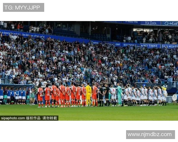 足球明星在赛场上的伤感瞬间高清回顾与情感共鸣 足球明星在赛场上的伤感瞬间高清回顾与情感共鸣