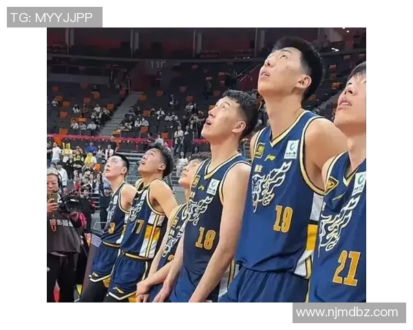 广州篮球队的速度变革引发热议球迷期待新战术与年轻球员的崛起 广州篮球队的速度变革引发热议球迷期待新战术与年轻球员的崛起
