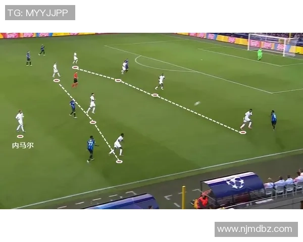 探索上海篮球队阵地战体系的战术创新与实践分析 探索上海篮球队阵地战体系的战术创新与实践分析