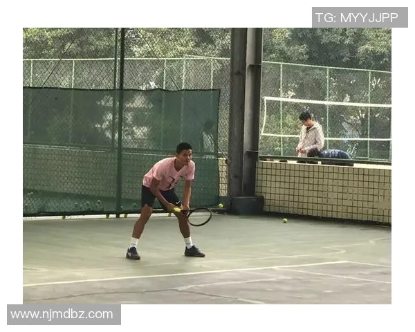 成都网球队在邀请赛中以60分稳居积分榜首位展现强劲实力